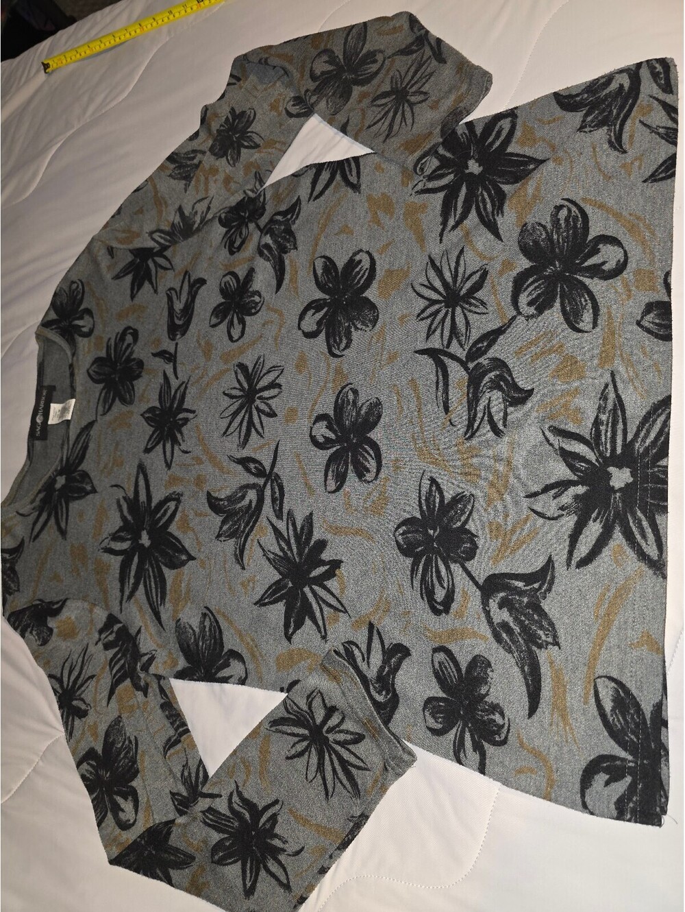 SAG HARBOR LONG SLEEVE BLOUSE FLORAL Gray and black - Size Medium